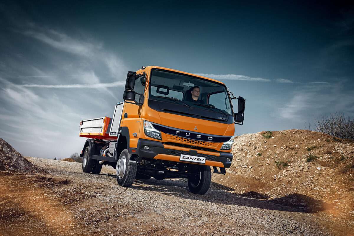 THE CANTER 6,5 T 4x4. <br />
READY FOR (ALMOST) EVERY TERRAIN.