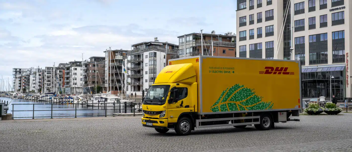Falkenklev Logistik aus Schweden stellt seine City-Verkehre in Malmö mit dem neuen FUSO eCanter auf rein elektrisch um und zeigt, wie der Start für eine nachhaltige Transformation in der Transportbranche aussehen kann.